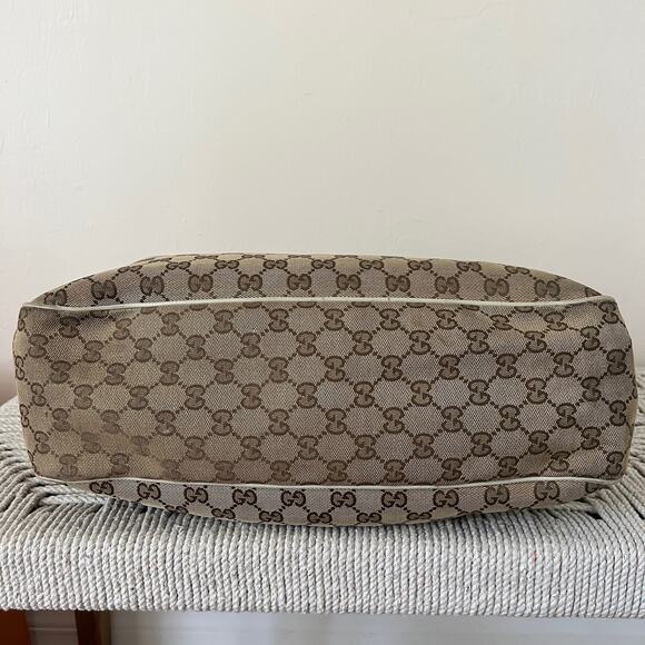 GUCCI GG Sukey Beige Canvas and Leather Tote - Picture 4 of 16